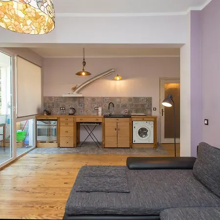 Apartment Colorful 2bdr In The Center